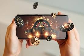 Sesi live casino berlangsung dengan dealer wanita dalam studio momoslot